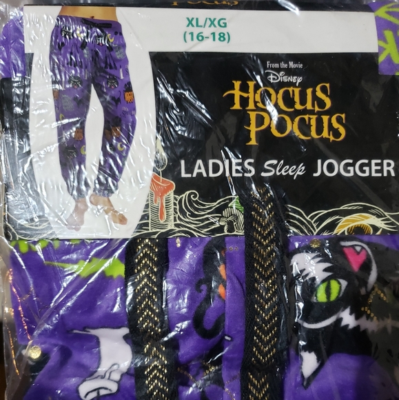Disney Intimates & Sleepwear Disney Hocus Pocus Halloween Pajama
